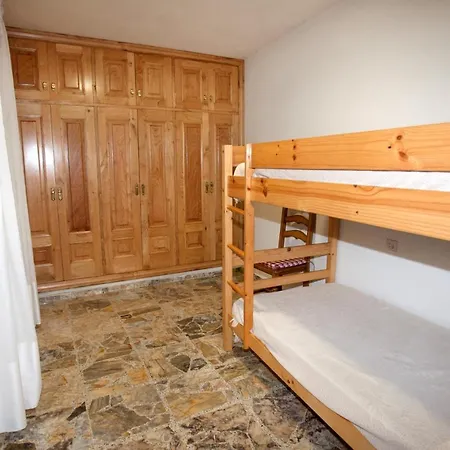 - 3 Bedrooms With Sea Views - 04065